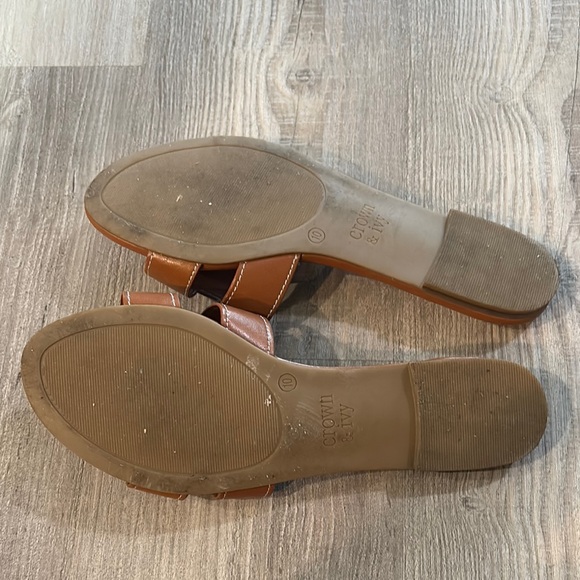 Crown & Ivy Brown Slide Sandals - Picture 5 of 7